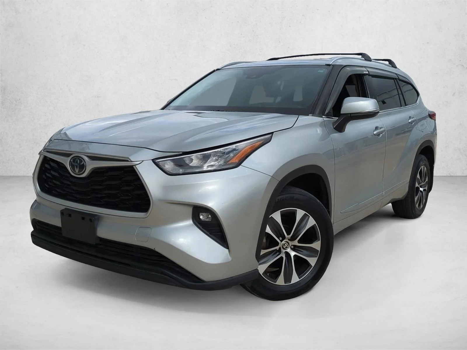 Used 2020 Celestial Silver Metallic Toyota XLE image 1
