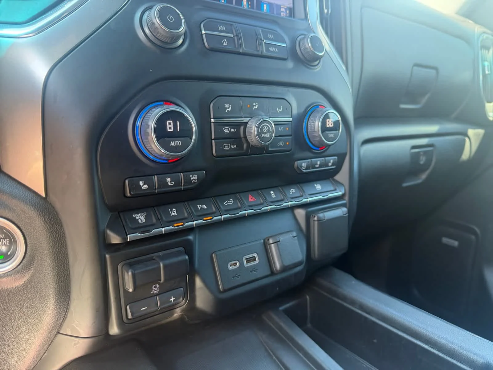 Used 2022 Iridescent Pearl Tricoat Chevrolet LTZ image 32