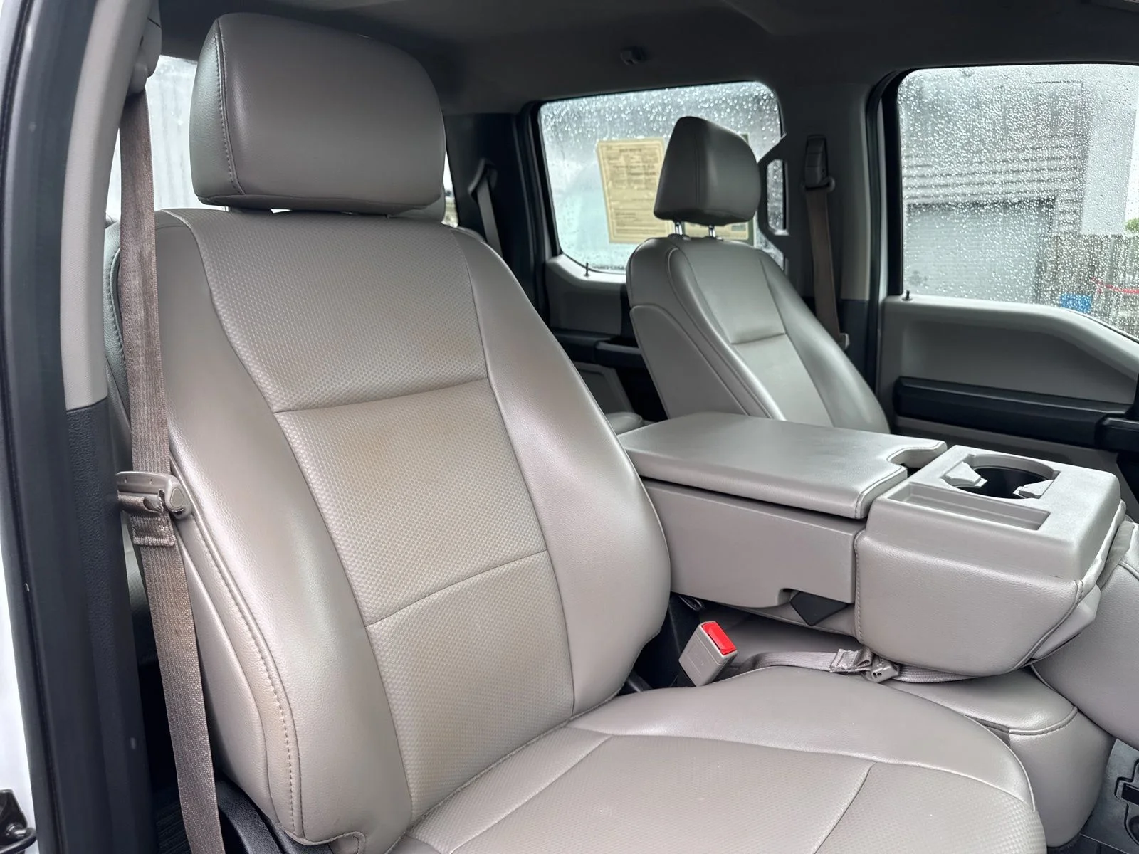 Used 2019 White Ford XL image 30