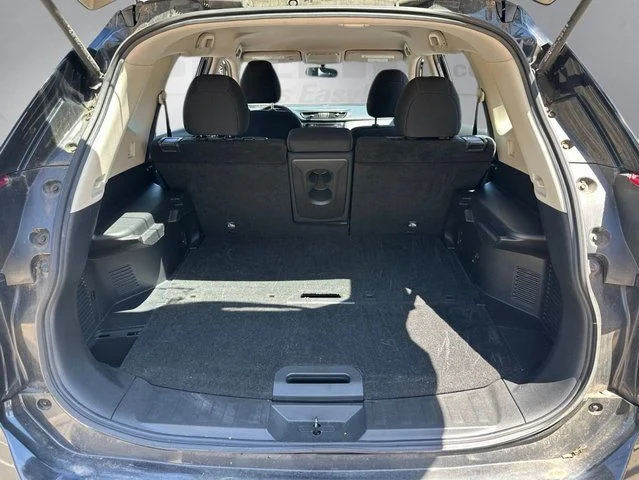 Used 2017 Black Nissan S image 23