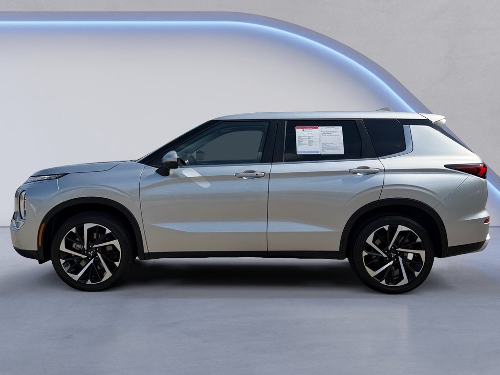 Used 2024 Alloy Silver Metallic Mitsubishi SE image 6