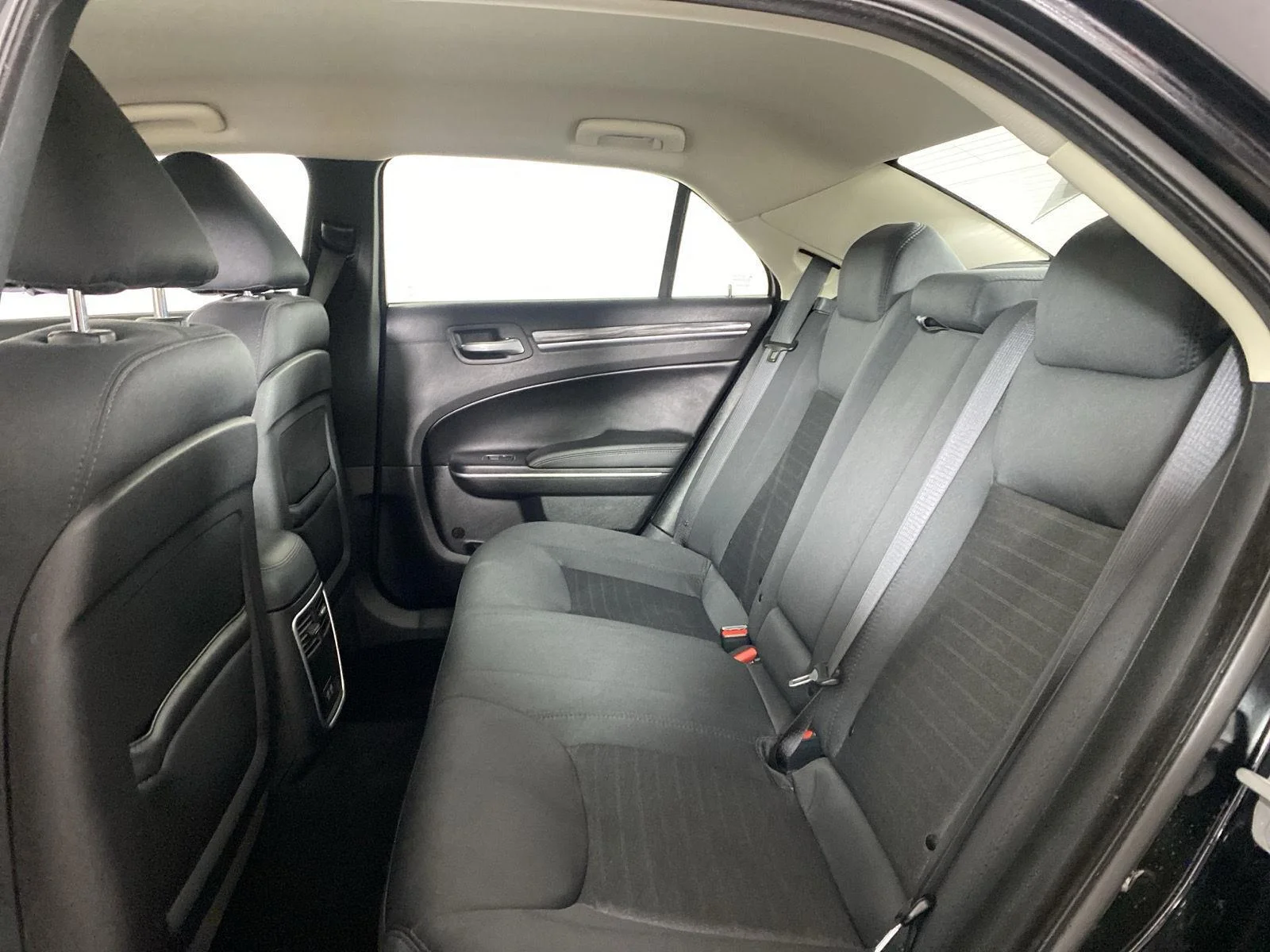 Used 2019 Gloss Black Chrysler Touring image 24