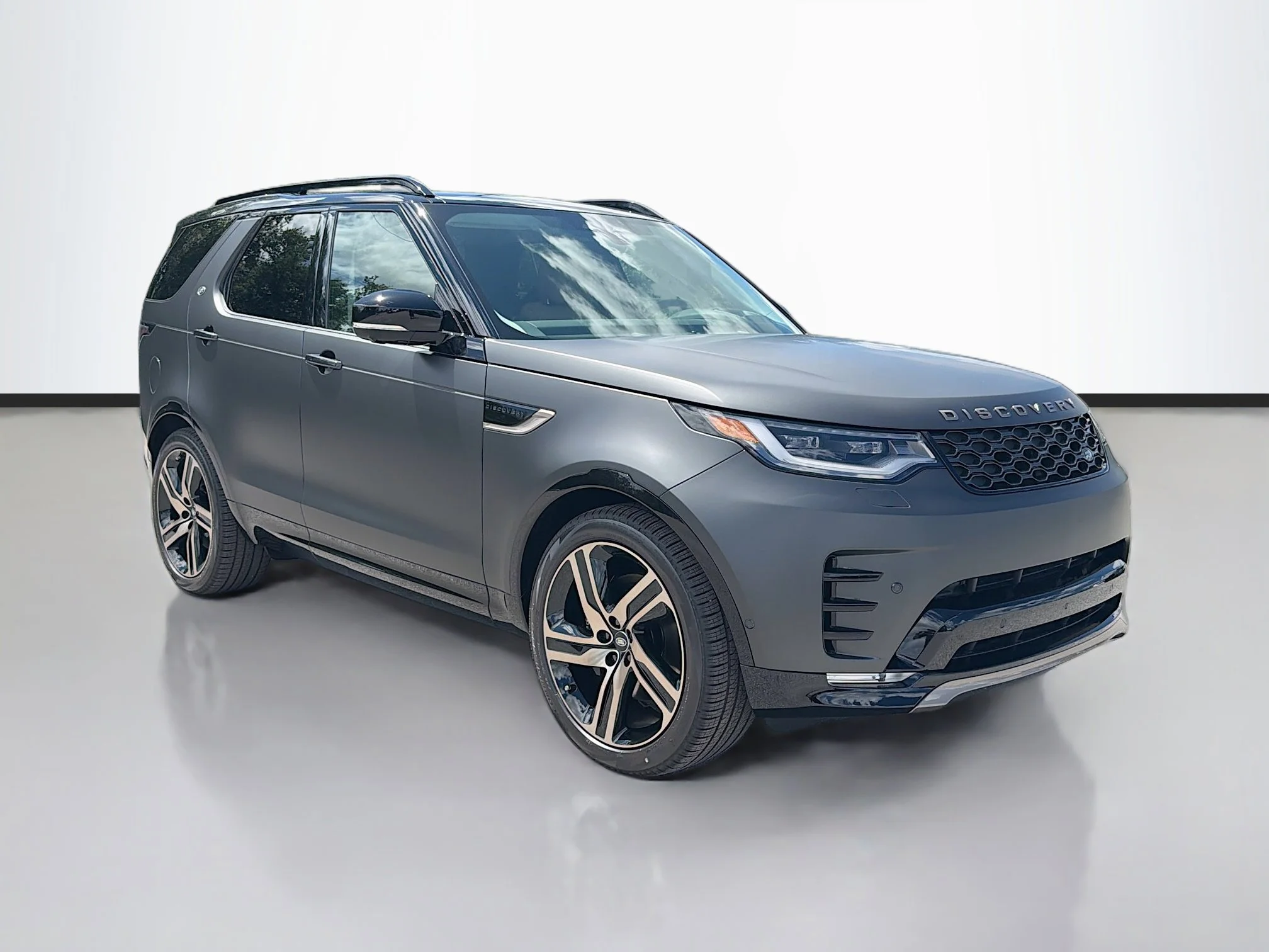 New 2026 Carpathian Grey Land Rover Tempest Edition image 7
