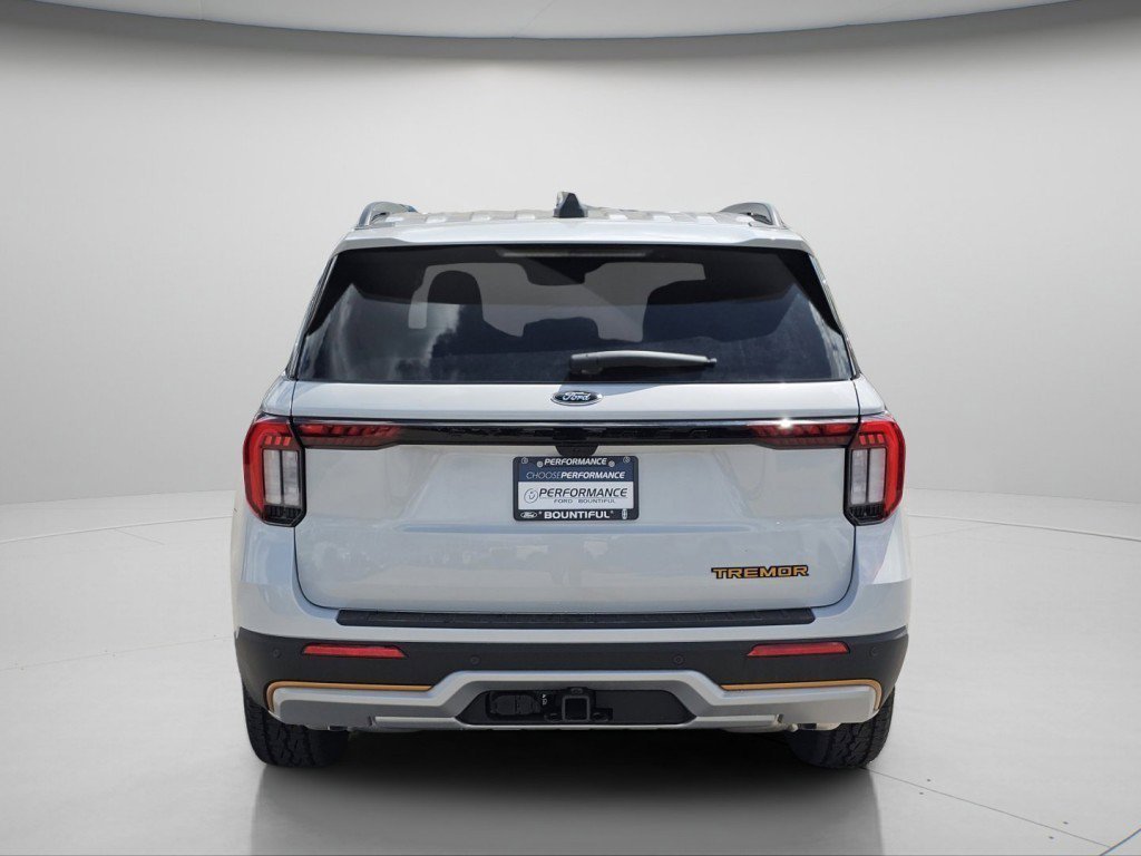 New 2026 Space White Metallic Ford Tremor image 26