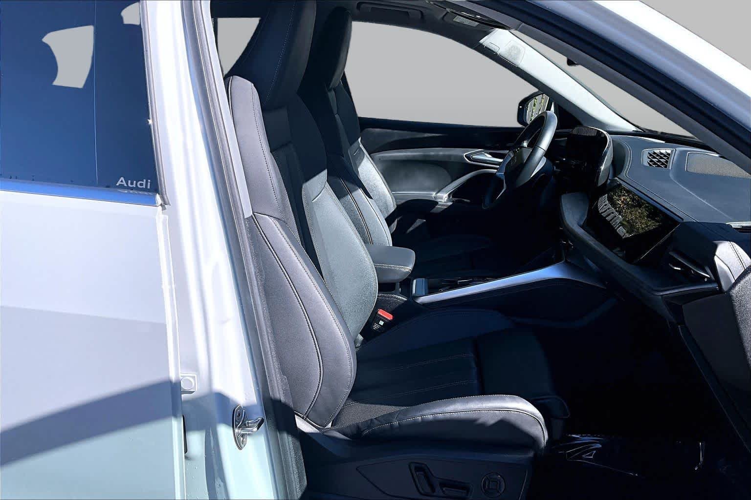 Used 2025 Glacier White Metallic Audi Premium Plus image 9