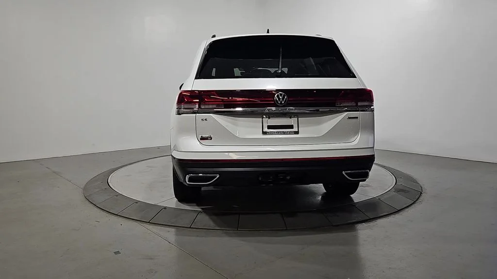New 2026 White/off-white Volkswagen 2.0T SE w/Technology image 4