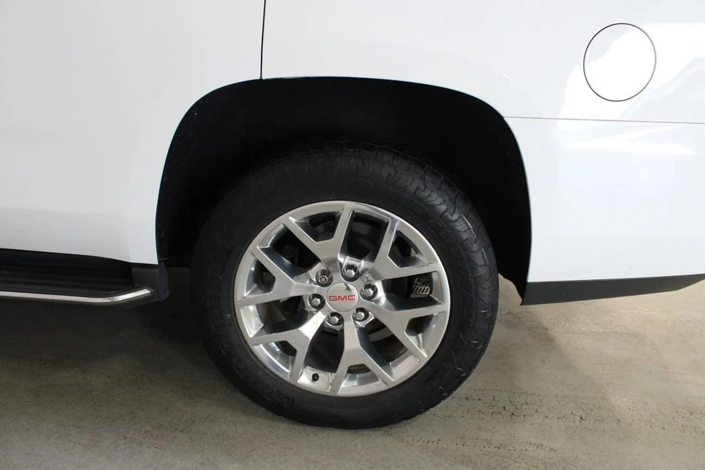 Used 2016 White GMC SLT image 32