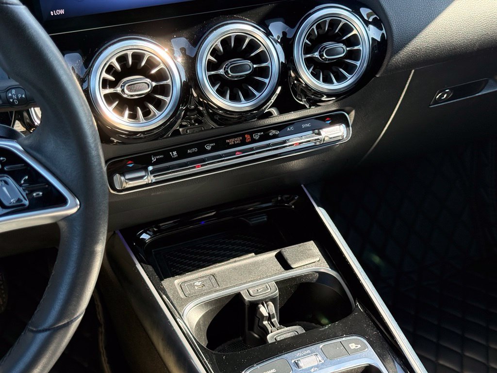 Used 2025  Mercedes-Benz GLA 250 image 32