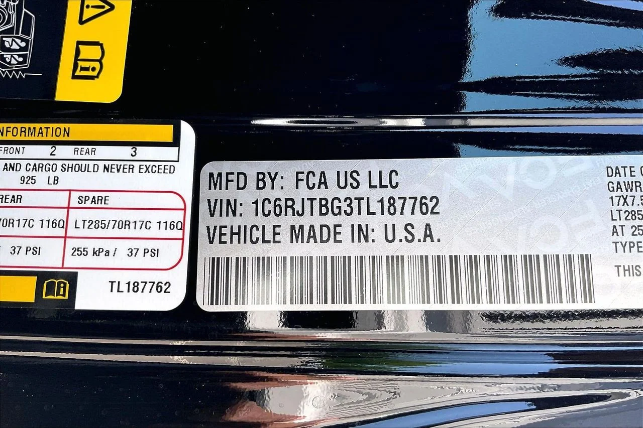 New 2026 Black Clear-Coat Exterior Paint Jeep Rubicon X image 36
