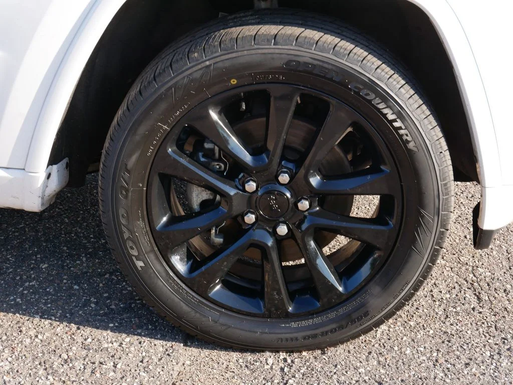 Certified Used 2021 White Jeep Laredo X image 7