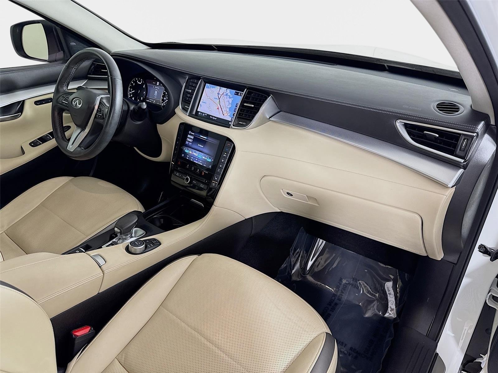 Used 2022 Majestic White INFINITI ESSENTIAL image 31