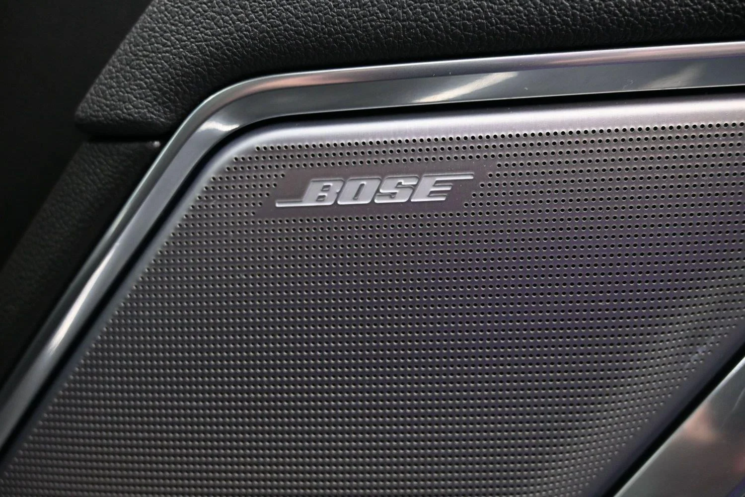 Used 2025 Black Chevrolet High Country image 11