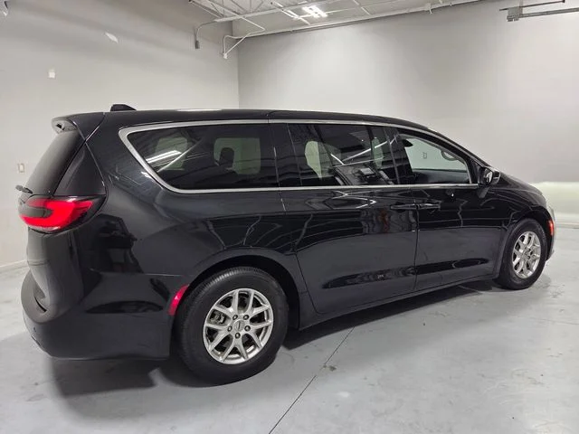 Used 2023 Black Chrysler Touring L image 14