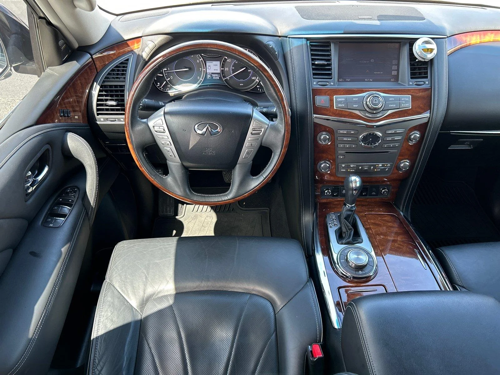 Used 2015 Majestic White INFINITI 4WD image 32