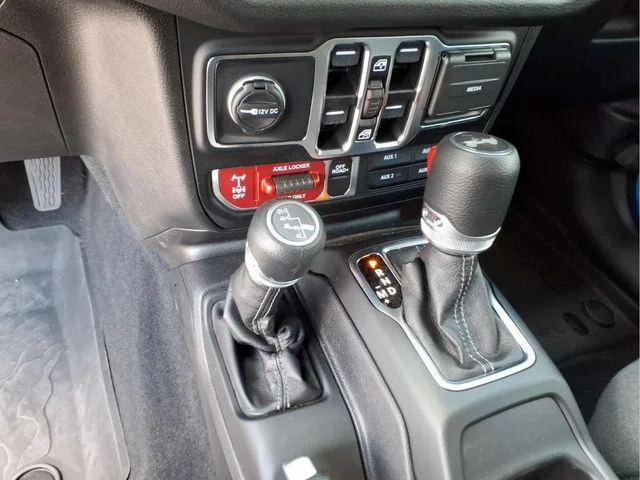 Used 2025 Blue Jeep Willys image 27