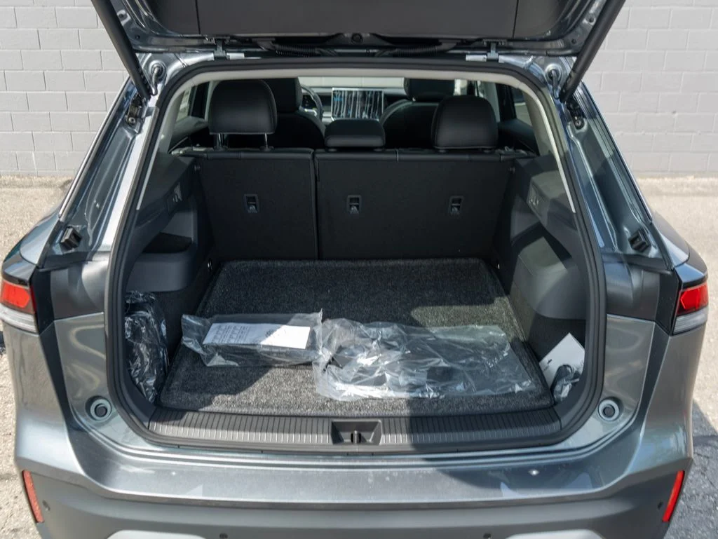 New 2026 Platinum Gray Metallic Volkswagen 2.0T SE image 6