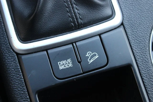 Used 2019 White Kia LX image 10