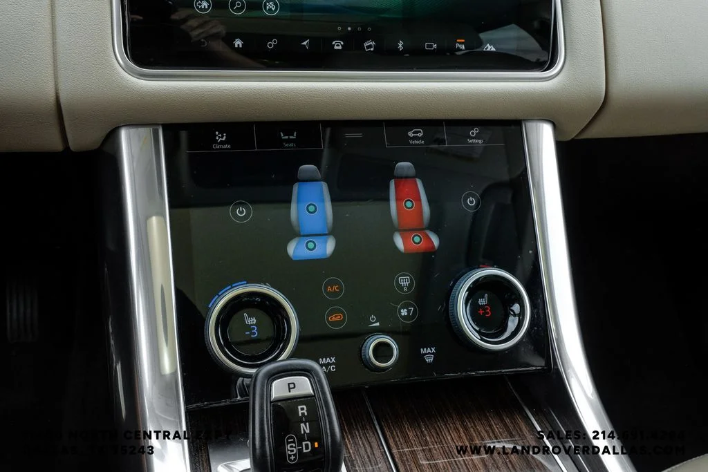 Used 2019 Silver Land Rover HSE image 31