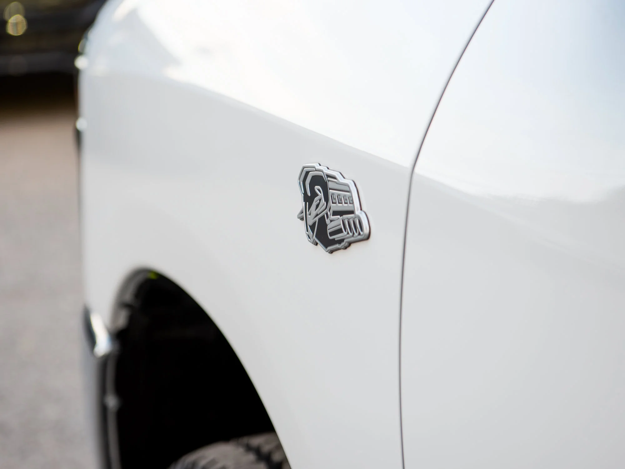 New 2027 White RAM Big Horn* Crew Cab 4x4, Level 1 Equip Group, Remote Start, 6.4L HEMI V8 image 6