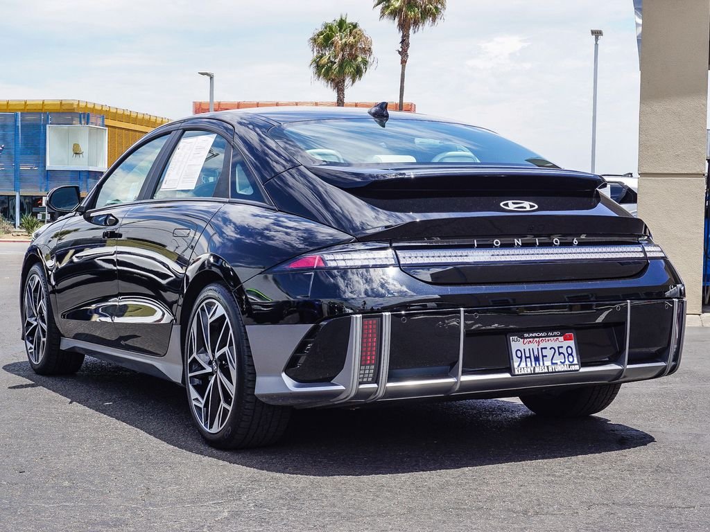 Used 2023 Black Hyundai SEL image 5