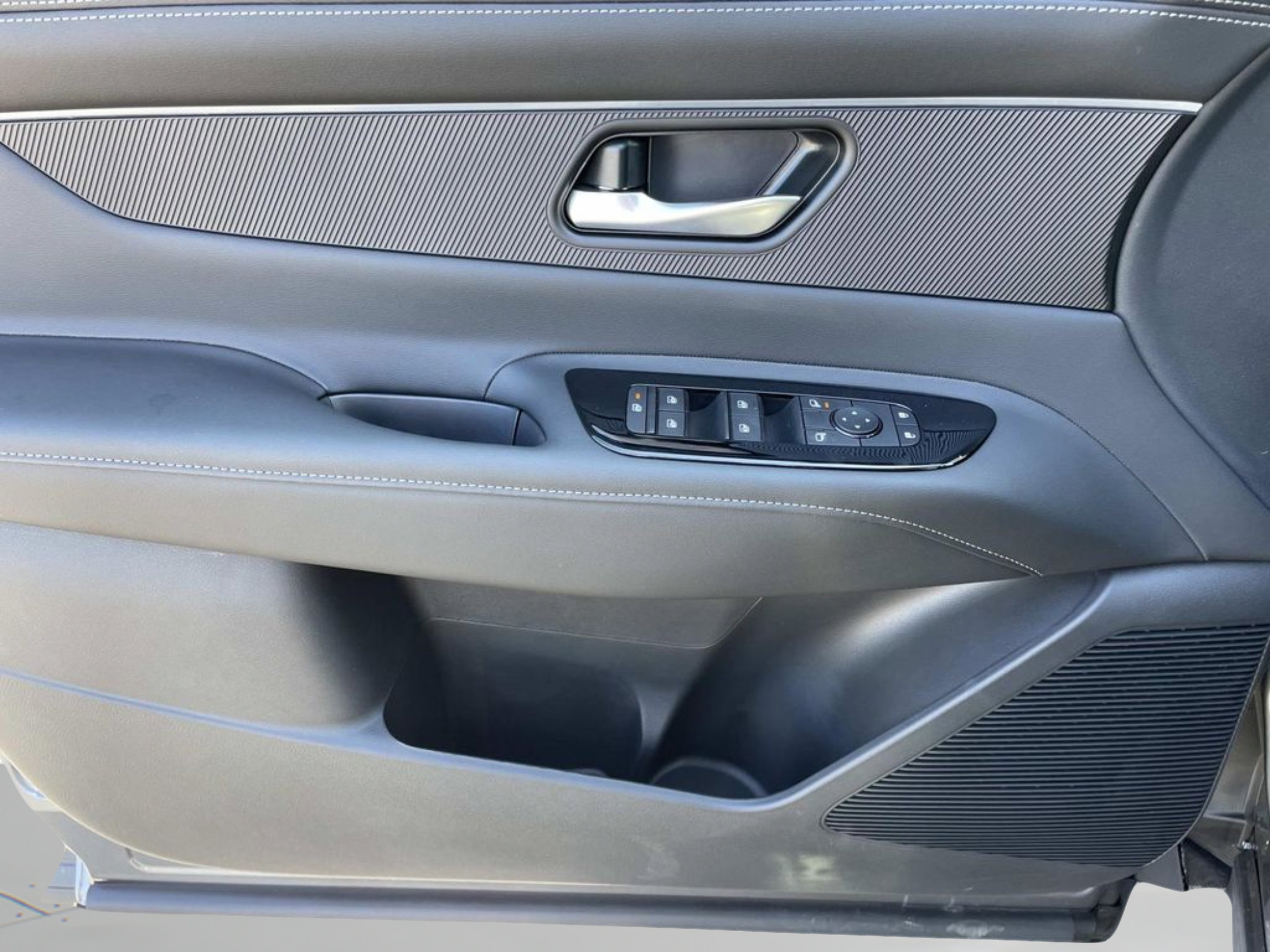 New 2026 Gun Metallic Nissan SV image 21