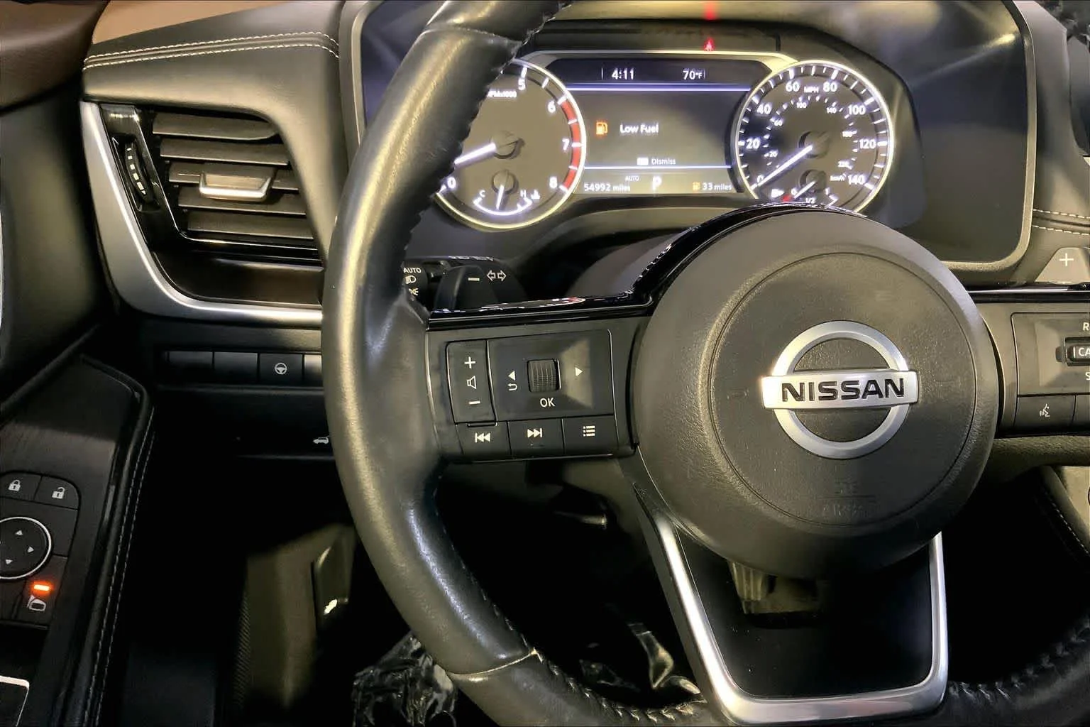 Used 2021 Champagne Silver Metallic/Super Black Nissan SL image 24