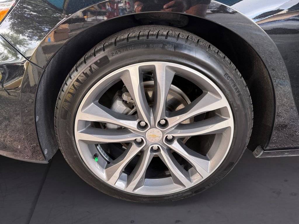 Used 2024 Black Chevrolet LT image 9