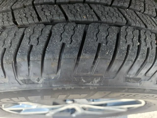 Used 2024 Silver Jeep Limited image 28