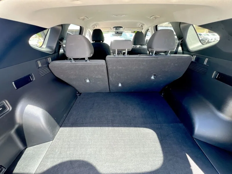 Used 2022 Black Hyundai SEL image 11