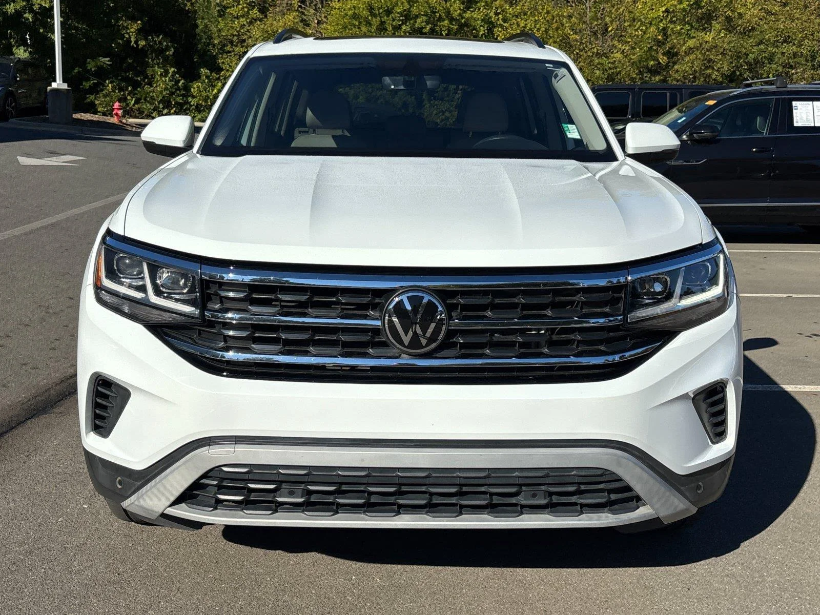 Used 2022 Pure White Volkswagen 3.6L V6 SE w/Technology image 8