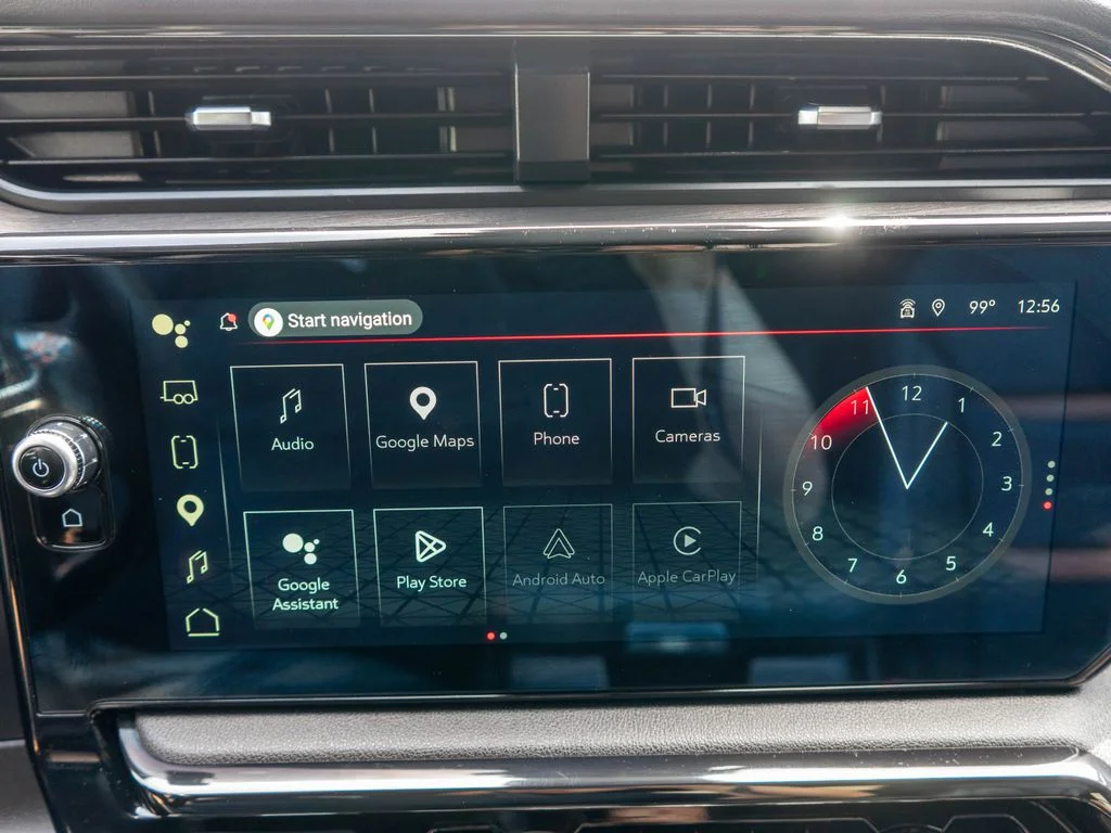 Used 2025 White GMC AT4 image 25