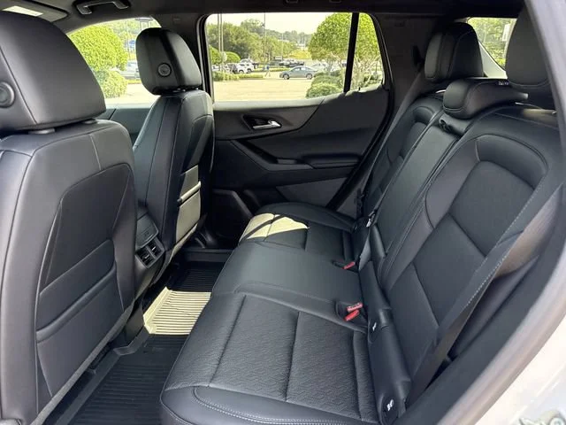 New 2027 Summit White Chevrolet LT image 12