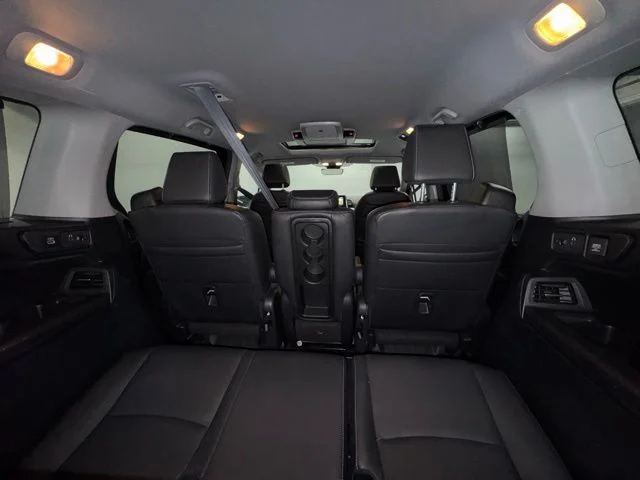 Used 2022 Black Honda Touring image 12