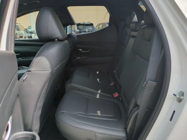 Used 2025 White Hyundai SEL image 14