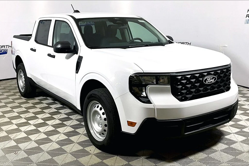 New 2026 Oxford White Ford XL image 2