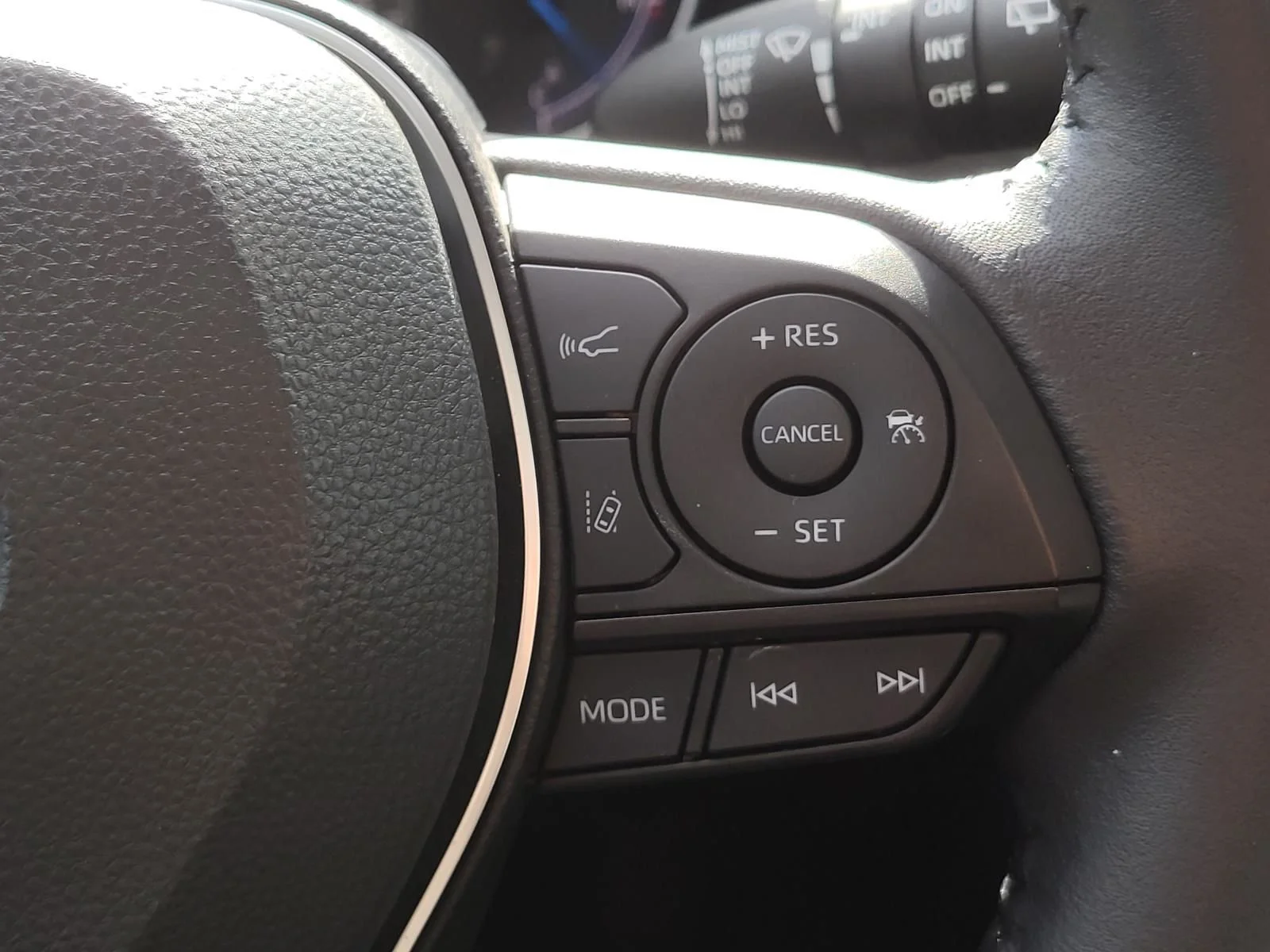 Used 2024 Silver Toyota XLE Premium image 32