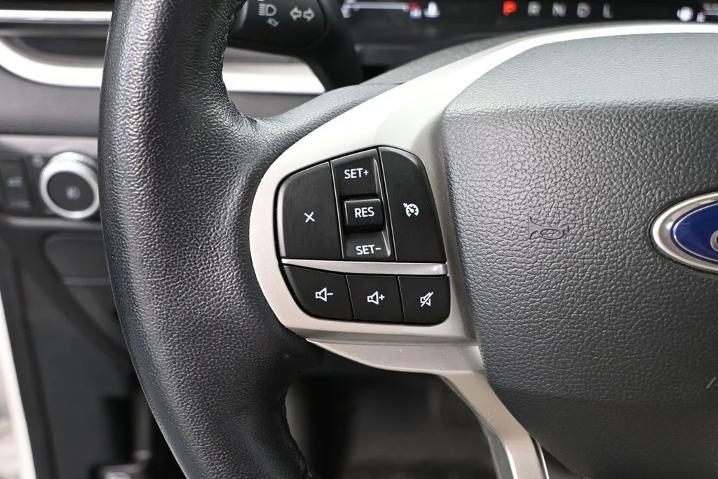 Certified Used 2022 White Ford XLT image 27