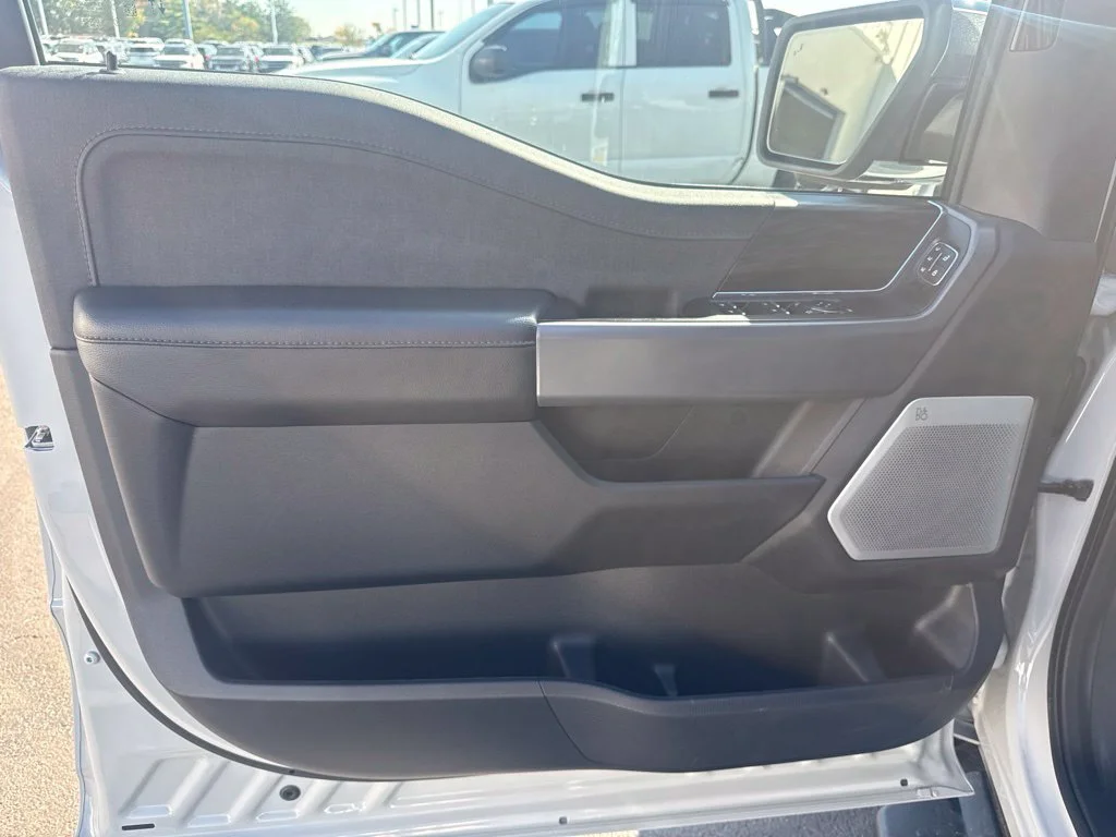 Certified Used 2024  Ford Lariat image 27