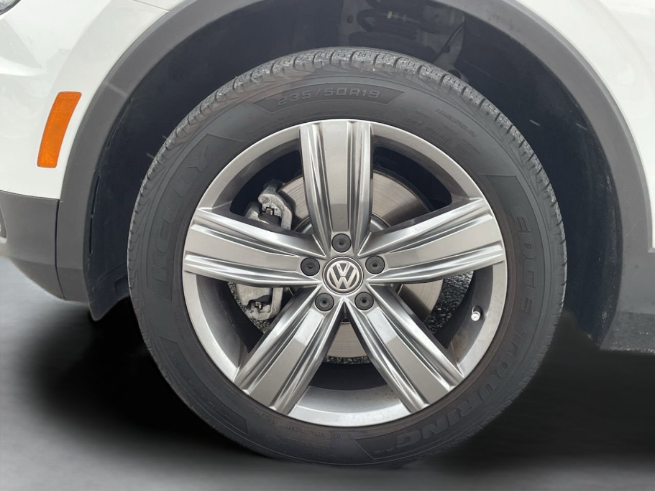Used 2019 Pure White Volkswagen SEL Premium image 34