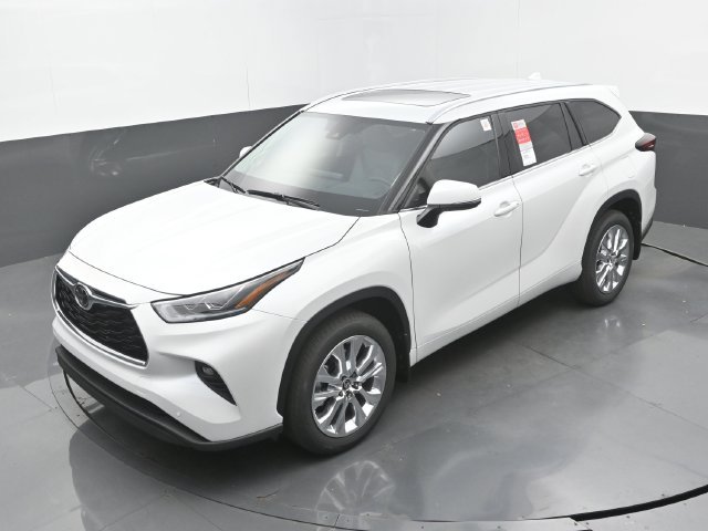 New 2026 Wind Chill Pearl Toyota Limited image 32