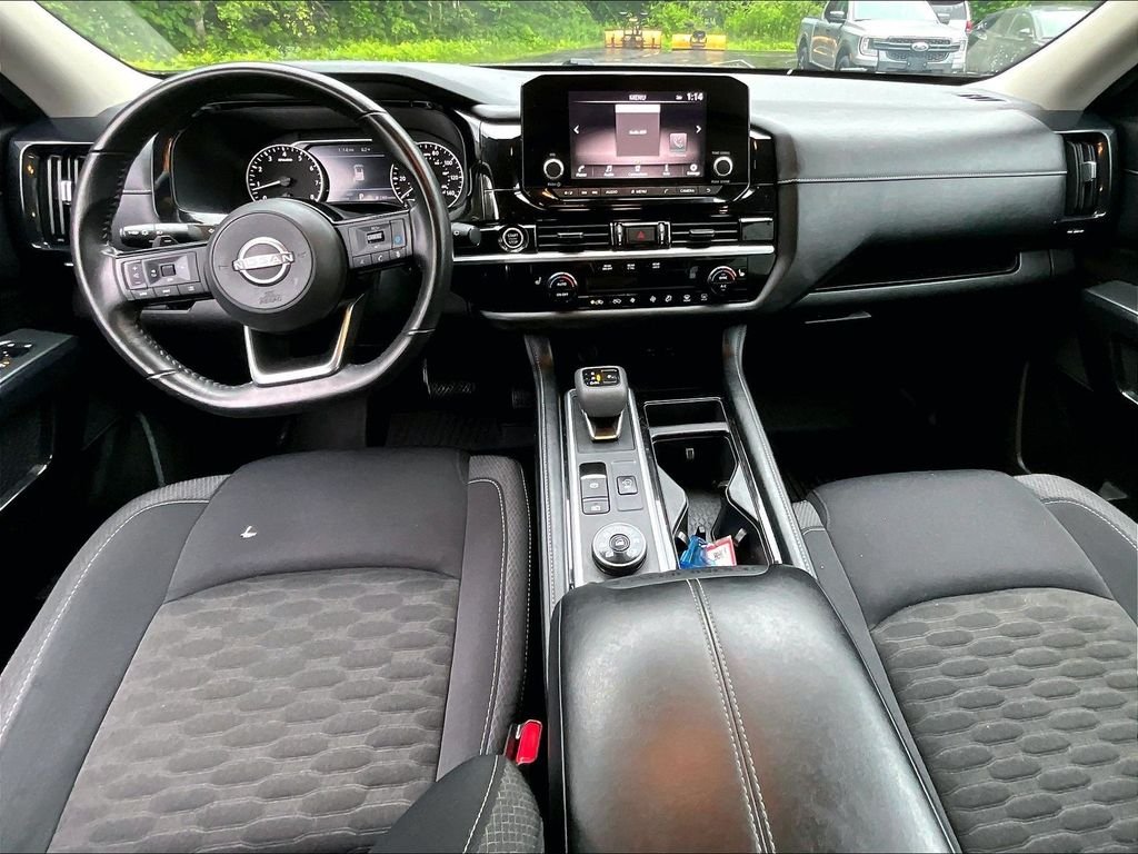 Used 2023 Gun Metallic Nissan SV image 22