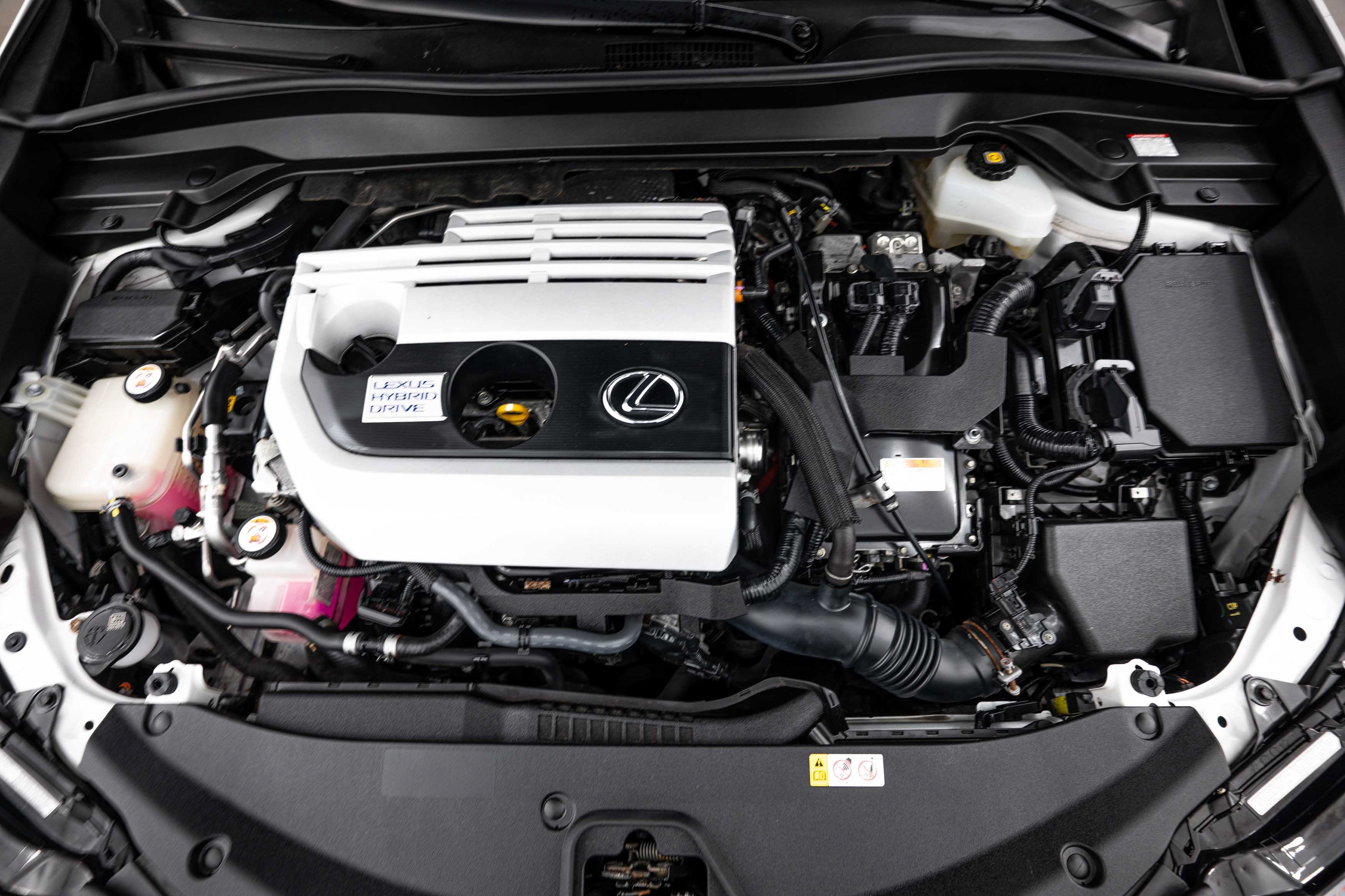 Used 2019 Eminent White Pearl Lexus UX 250h image 22