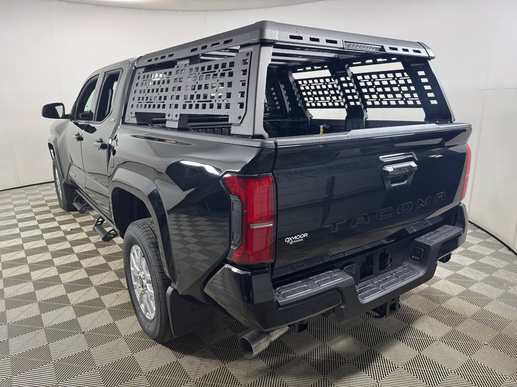 2025 Toyota Tacoma SR5 - Photo 22