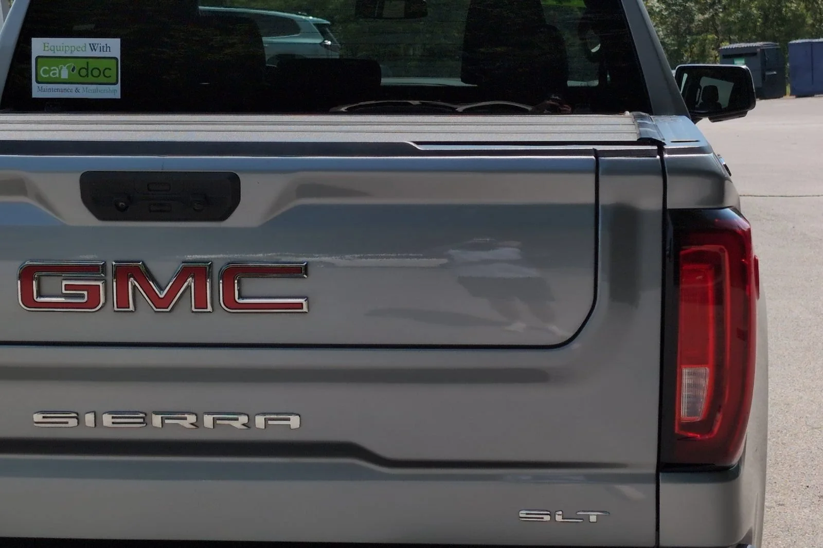 Used 2024 Sterling Metallic GMC SLT image 28