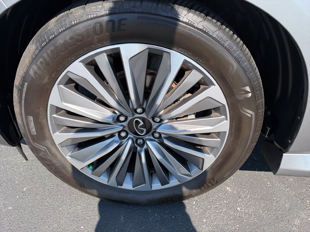 Used 2025 Silver INFINITI SENSORY image 10