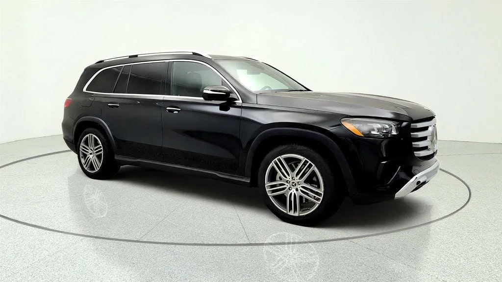 Used 2025 Obsidian Black Metallic Mercedes-Benz GLS 450 4MATIC® SUV w/ Trailer Hitch image 3
