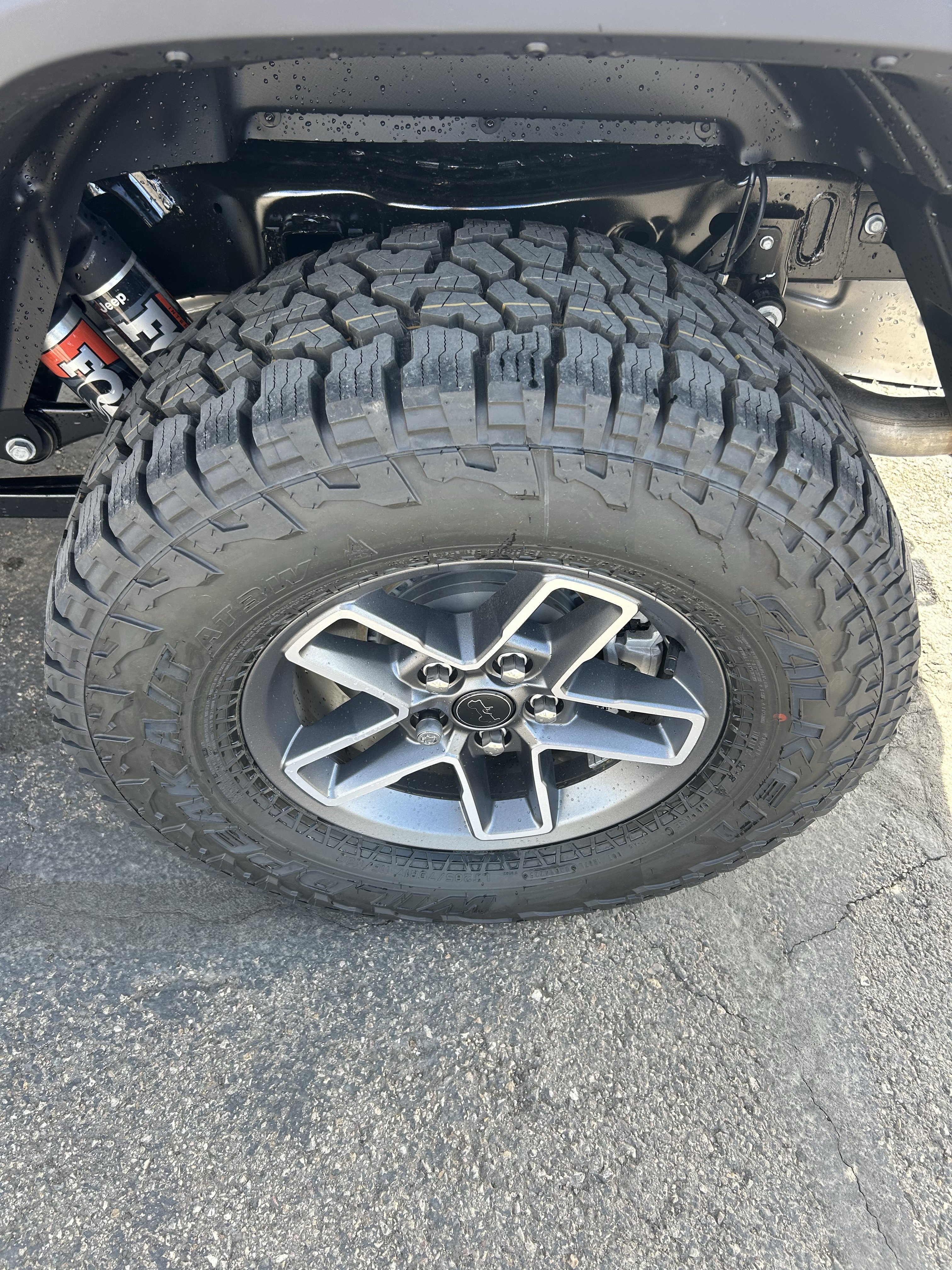 New 2026 Anvil Clearcoat Jeep Mojave image 3