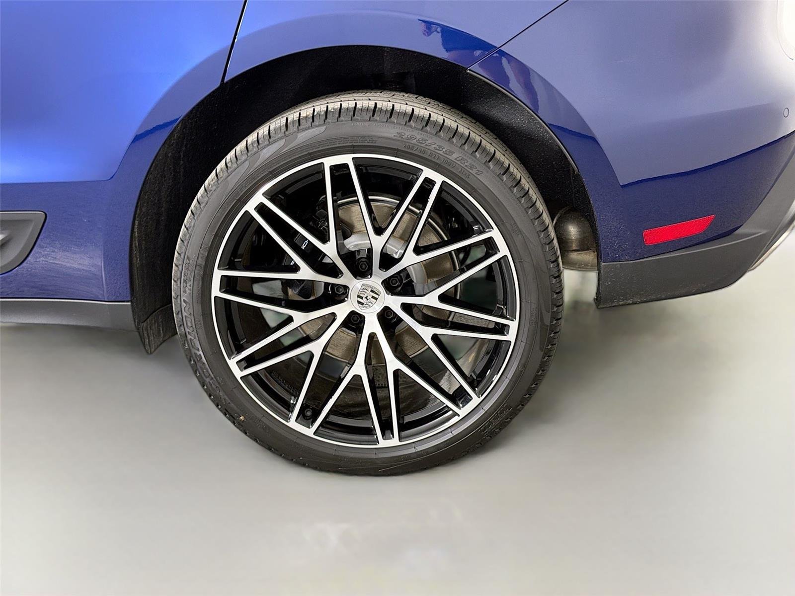 New 2026 Gentian Blue Metallic Porsche T image 11