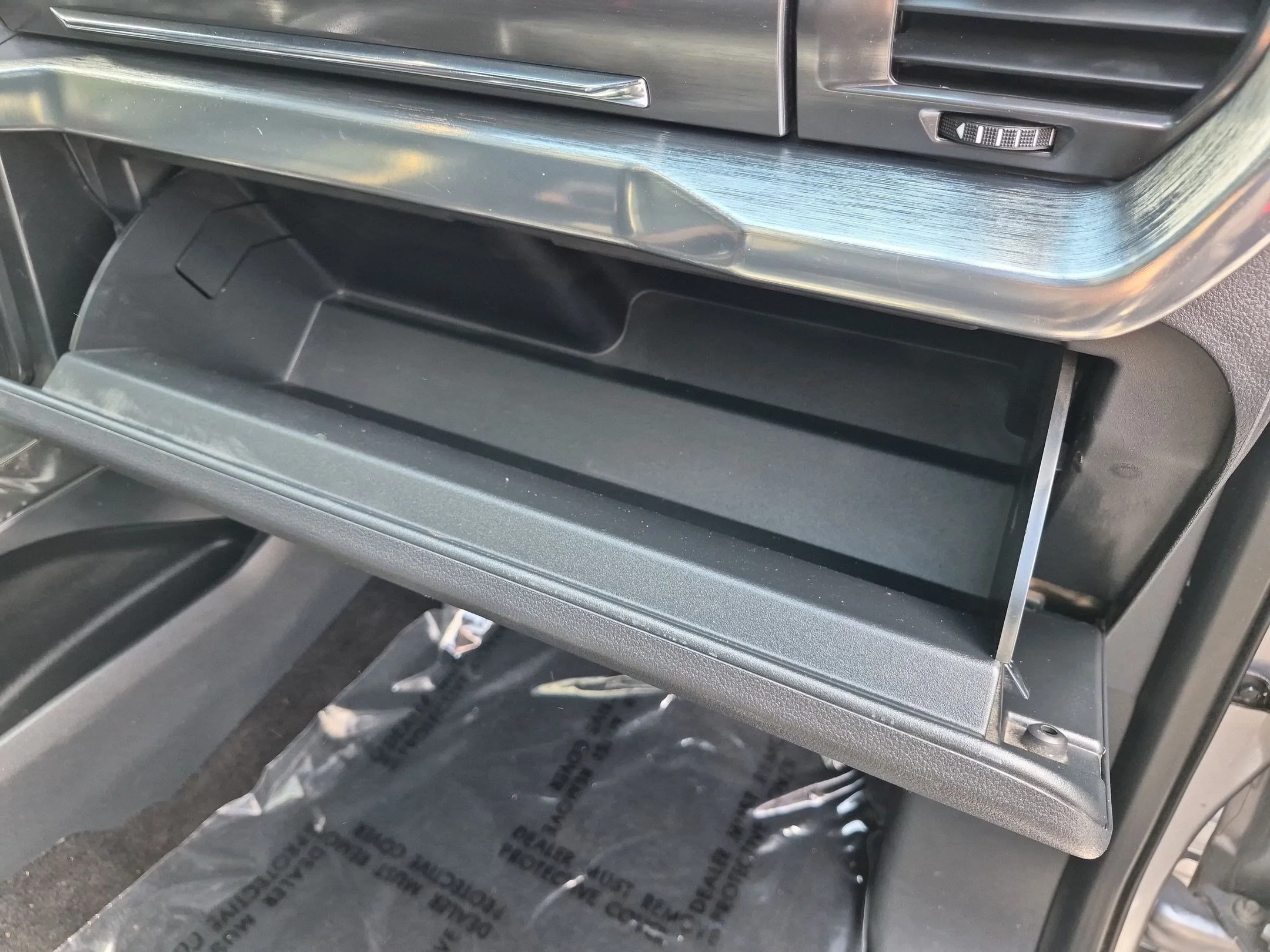 Used 2021 Silver Metallic Ford LARIAT image 33