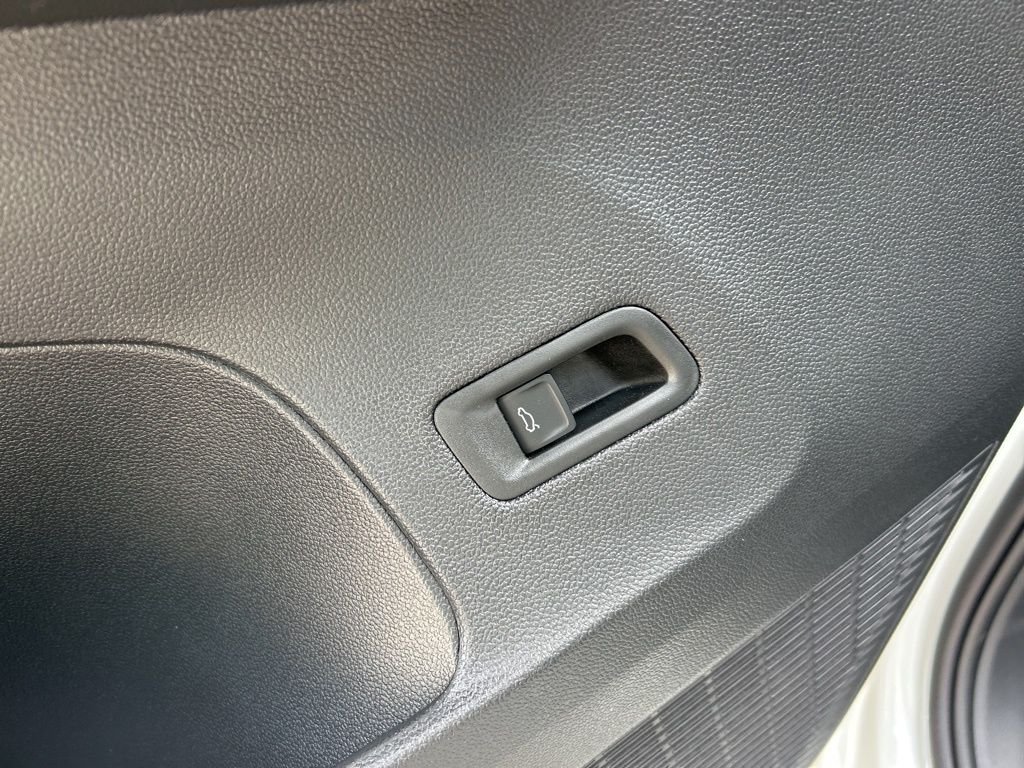 New 2026 White Volkswagen 2.0T SEL image 20